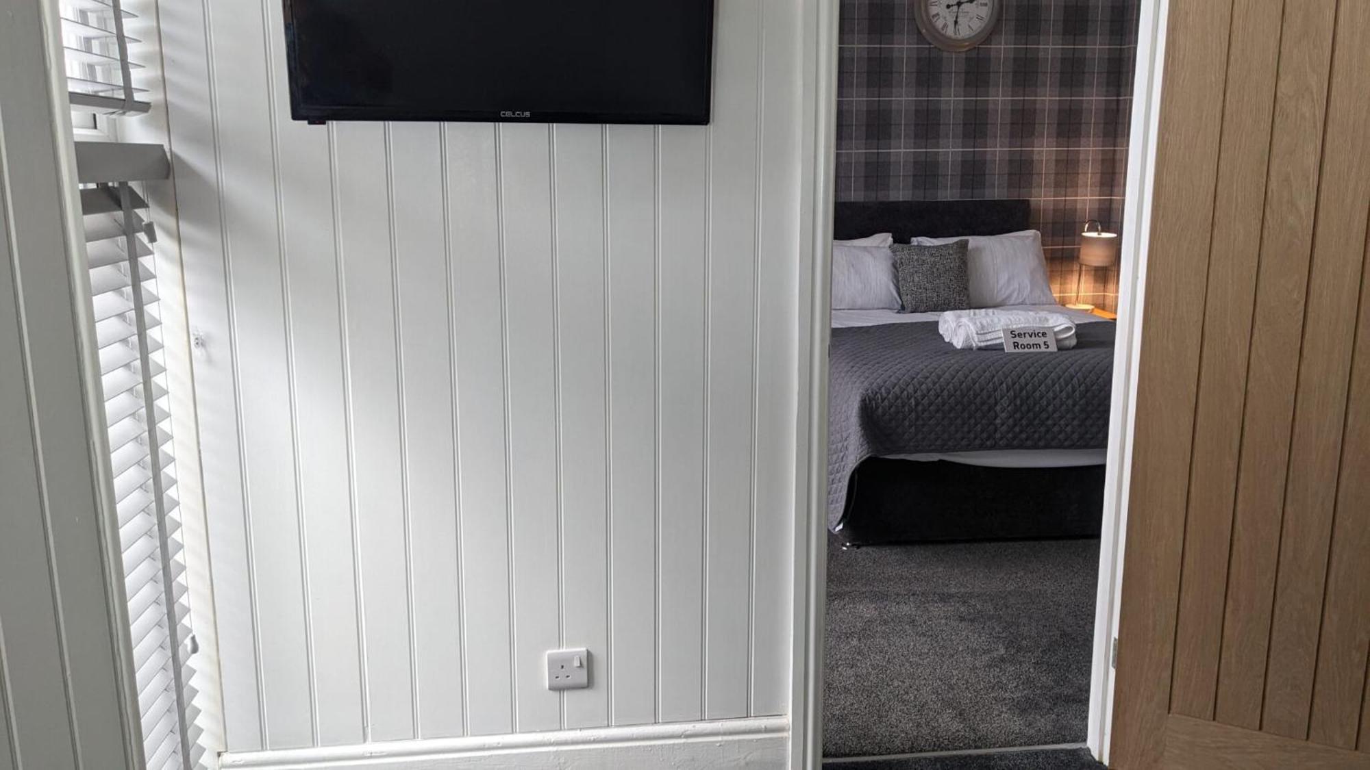 Croyland Guest House Tenby Exterior photo